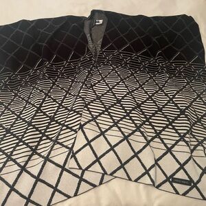 Ming Wang poncho/shall